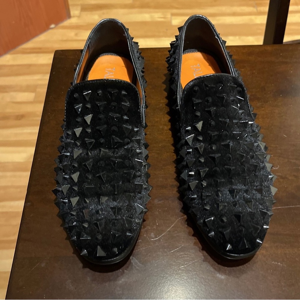 Men’s dress shoes